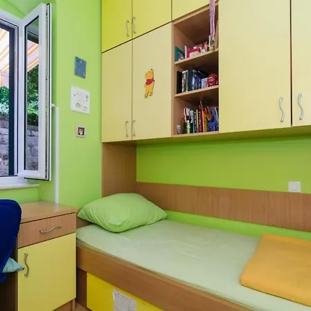 Djivo- Two Bedroom With Terrace And Garden View Апартаменты *