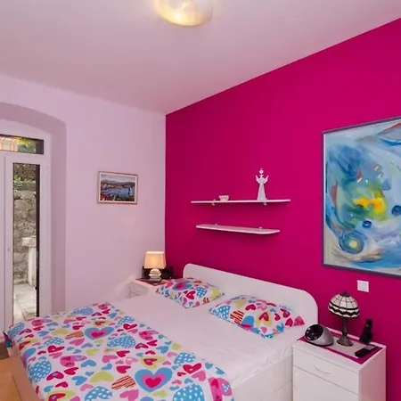 Apartman Djivo- Two Bedroom With Terrace And Garden View *