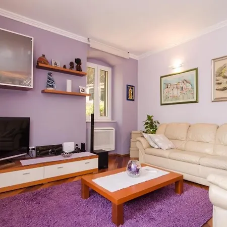 Djivo- Two Bedroom With Terrace And Garden View